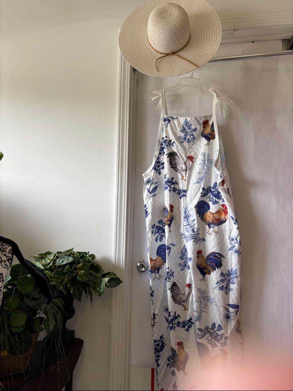 Women's Cream Rooster Print Linen Jumpsuit& wide rim sun hat, pit to pit 22”, - Picture 10 of 10